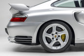 Porsche 911 GT2 cu 6.373 de kilometri la bord