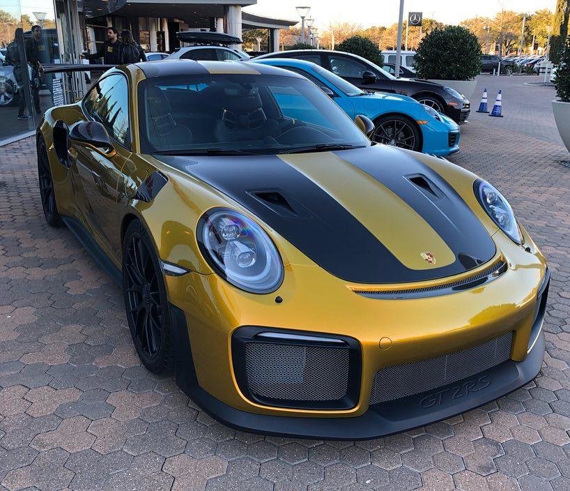 Porsche 911 GT2 RS in Explosive Gold