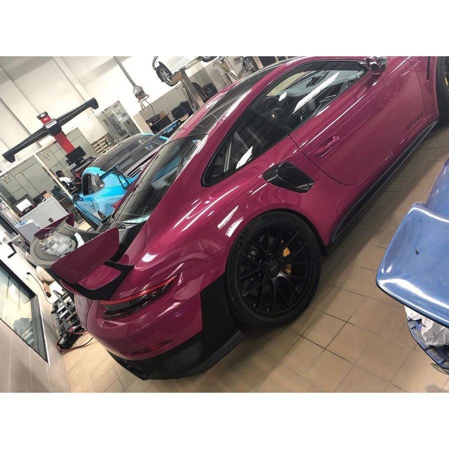 Porsche 911 GT2 RS in Ruby Star