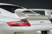 Porsche 911 GT3 cu 967 de kilometri la bord