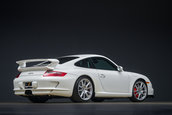 Porsche 911 GT3 cu 967 de kilometri la bord