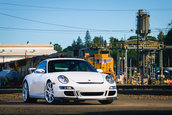 Porsche 911 GT3 cu 967 de kilometri la bord
