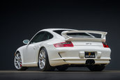 Porsche 911 GT3 cu 967 de kilometri la bord