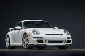 Porsche 911 GT3 cu 967 de kilometri la bord