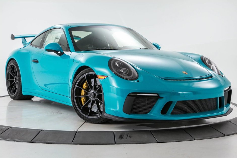 Porsche 911 GT3 in Miami Blue