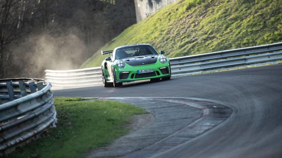 Porsche 911 GT3 RS pe Nurburgring