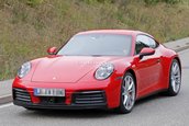 Porsche 911 in rosu si albastru