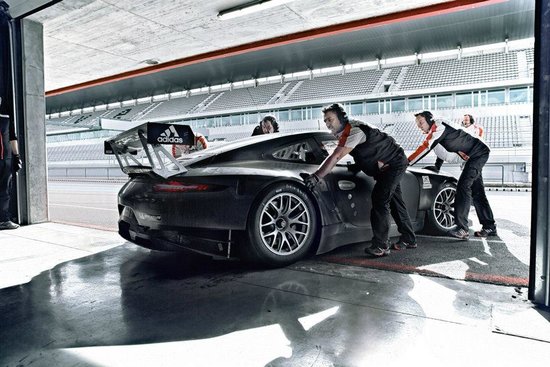 Porsche 911 RSR