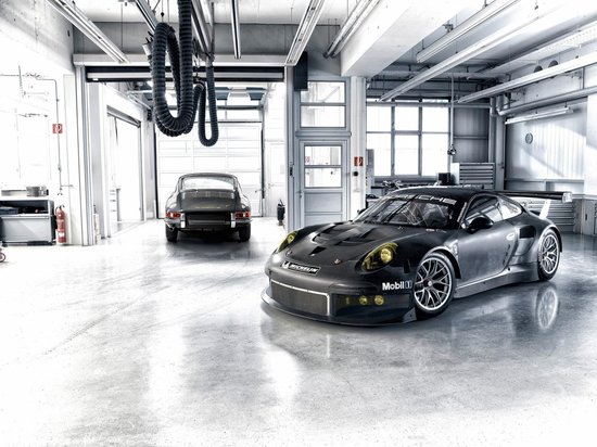 Porsche 911 RSR