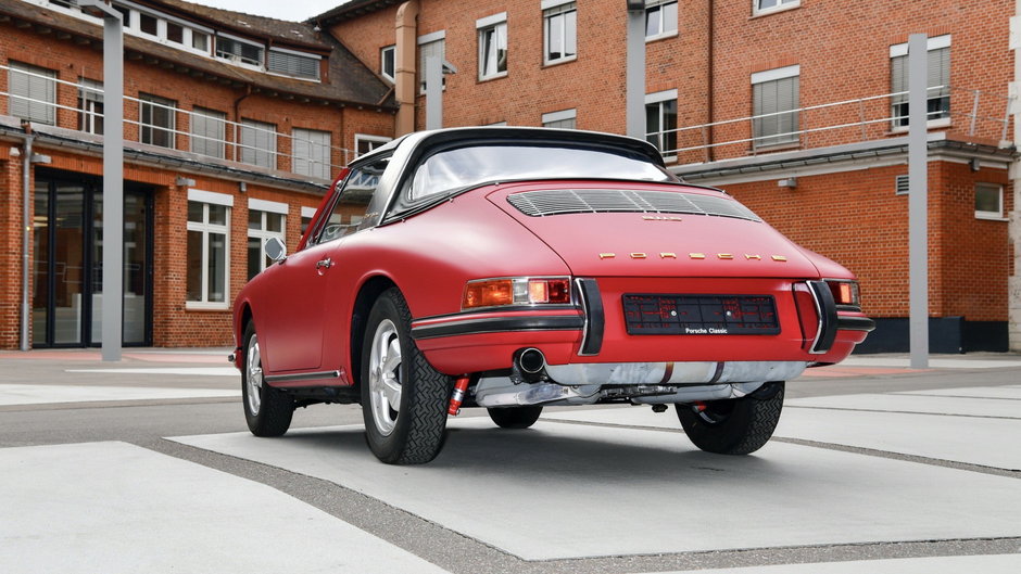 Porsche 911 S Targa restaurat