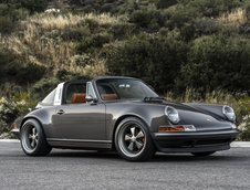 Porsche 911 Targa by Singer