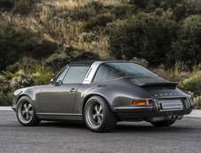 Porsche 911 Targa by Singer