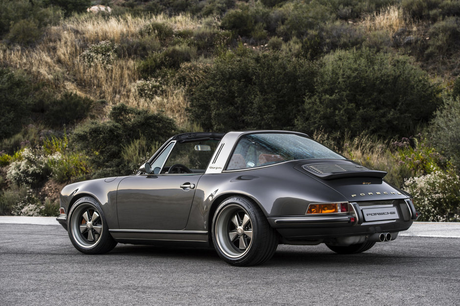 Porsche 911 Targa by Singer