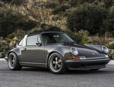 Porsche 911 Targa by Singer