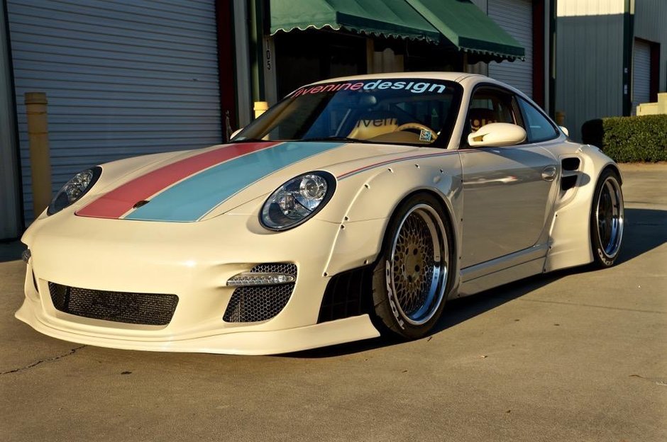 Porsche 911 Turbo complet modificat