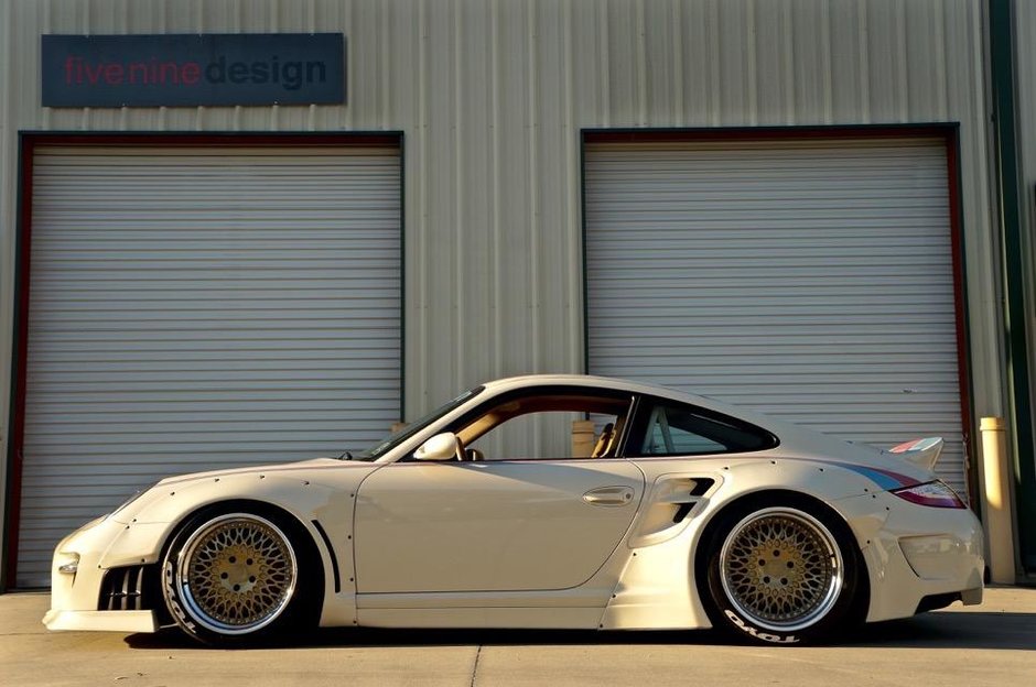 Porsche 911 Turbo complet modificat