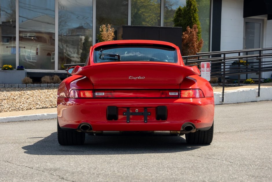 Porsche 911 Turbo cu 1.038 de kilometri la bord