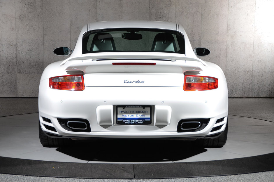 Porsche 911 Turbo cu 1.826 de kilometri la bord