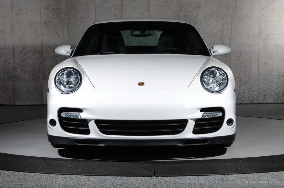 Porsche 911 Turbo cu 1.826 de kilometri la bord