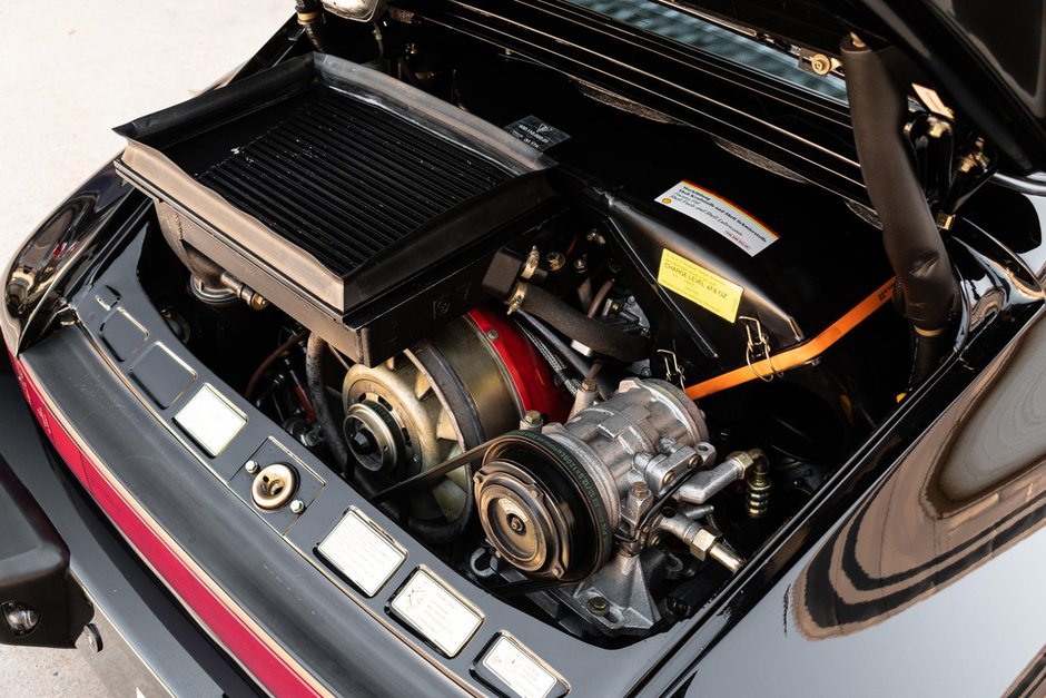 Porsche 911 Turbo cu 16.935 de kilometri la bord