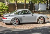 Porsche 911 Turbo cu 207 kilometri la bord