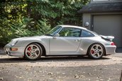 Porsche 911 Turbo cu 207 kilometri la bord