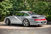 Porsche 911 Turbo cu 207 kilometri la bord