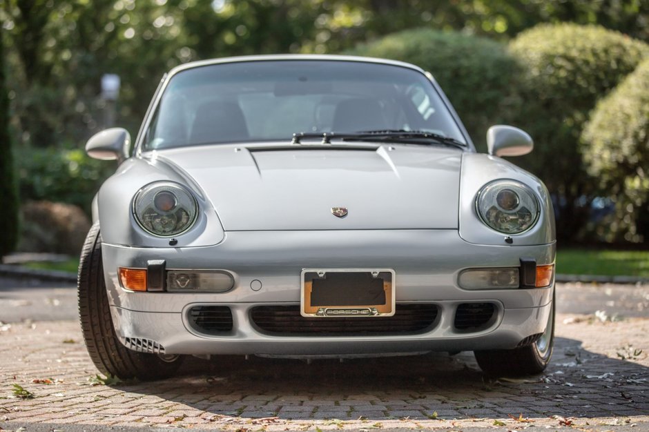 Porsche 911 Turbo cu 207 kilometri la bord