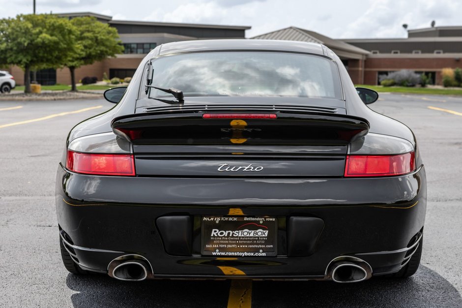 Porsche 911 Turbo cu 6.871 de kilometri la bord