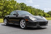Porsche 911 Turbo cu 6.871 de kilometri la bord