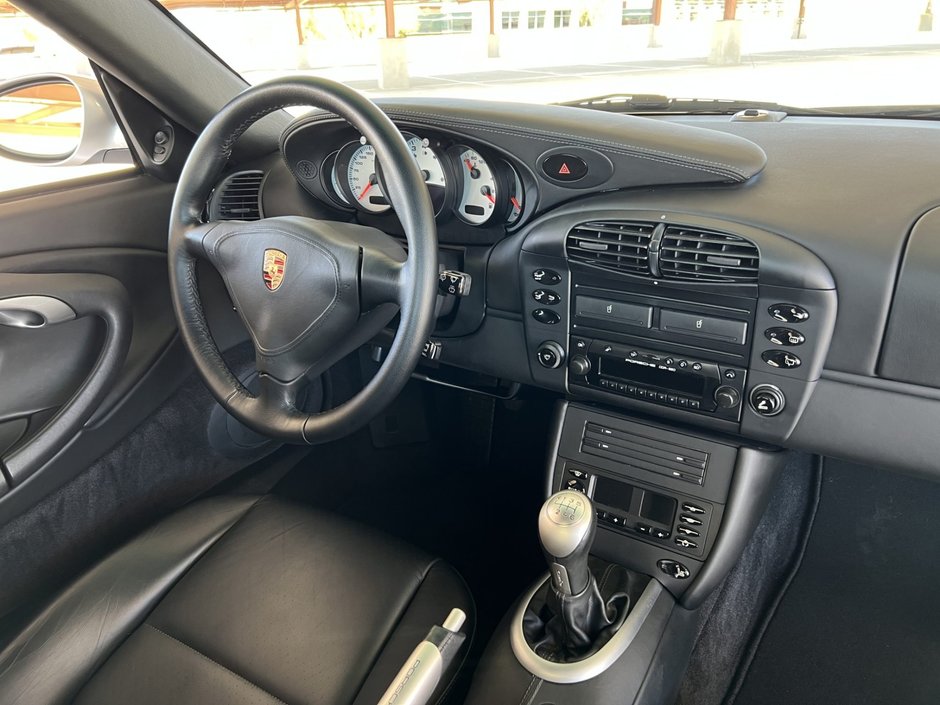Porsche 911 Turbo cu 7.369 kilometri la bord