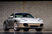 Porsche 911 Turbo cu 7.423 de kilometri la bord