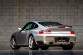Porsche 911 Turbo cu 7.423 de kilometri la bord