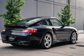 Porsche 911 Turbo cu 8.354 de kilometri la bord
