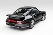 Porsche 911 Turbo S cu 11.901 kilometri la bord