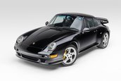 Porsche 911 Turbo S cu 11.901 kilometri la bord