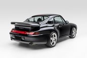 Porsche 911 Turbo S cu 11.901 kilometri la bord