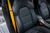 Porsche 911 Turbo S cu 4.399 kilometri la bord