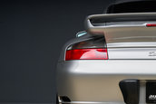 Porsche 911 Turbo S cu 4.399 kilometri la bord