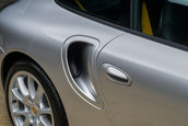 Porsche 911 Turbo S cu 4.399 kilometri la bord