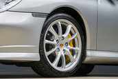 Porsche 911 Turbo S cu 4.399 kilometri la bord