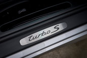 Porsche 911 Turbo S cu 4.399 kilometri la bord