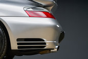 Porsche 911 Turbo S cu 4.399 kilometri la bord