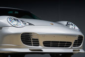 Porsche 911 Turbo S cu 4.399 kilometri la bord