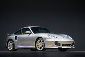 Porsche 911 Turbo S cu 4.399 kilometri la bord