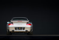 Porsche 911 Turbo S cu 4.399 kilometri la bord
