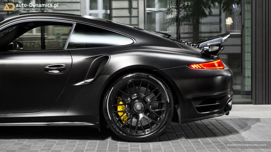 Porsche 911 Turbo S Dark Knight