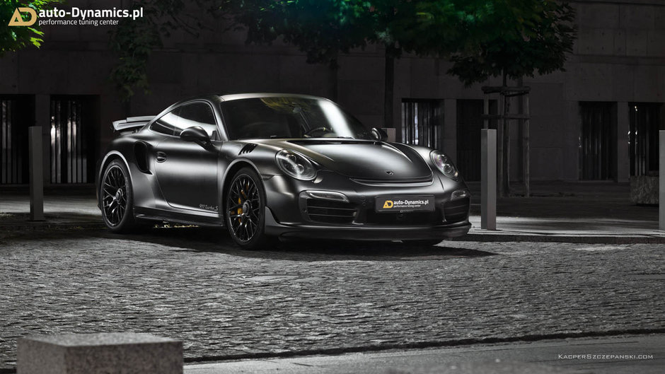 Porsche 911 Turbo S Dark Knight