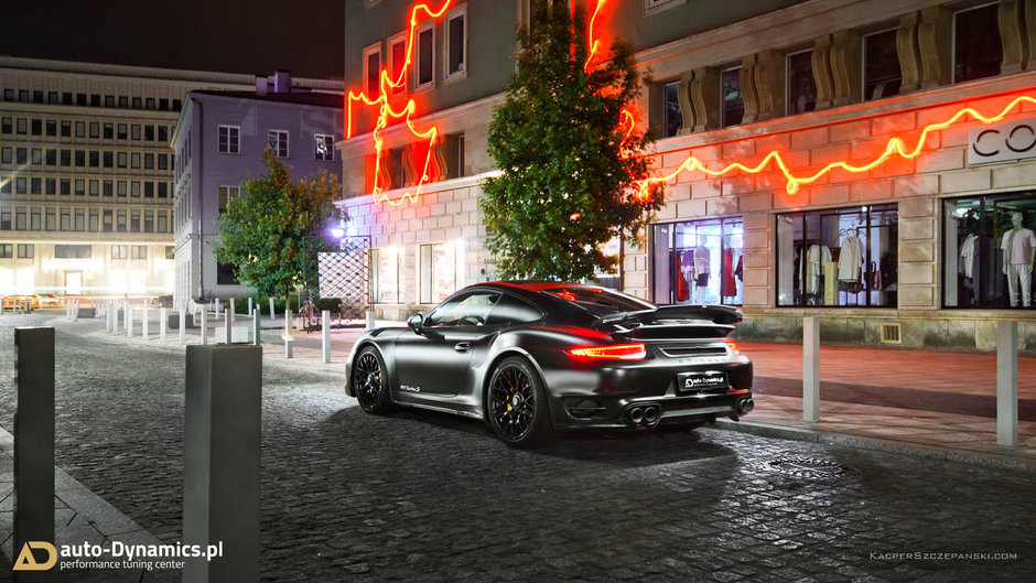 Porsche 911 Turbo S Dark Knight