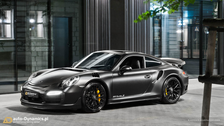 Porsche 911 Turbo S Dark Knight